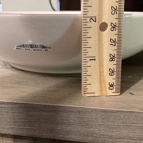 *CLEARANCE* 
HELLO KITTY LARGE CERAMIC PASTA BOWL - Picture 6 of 7